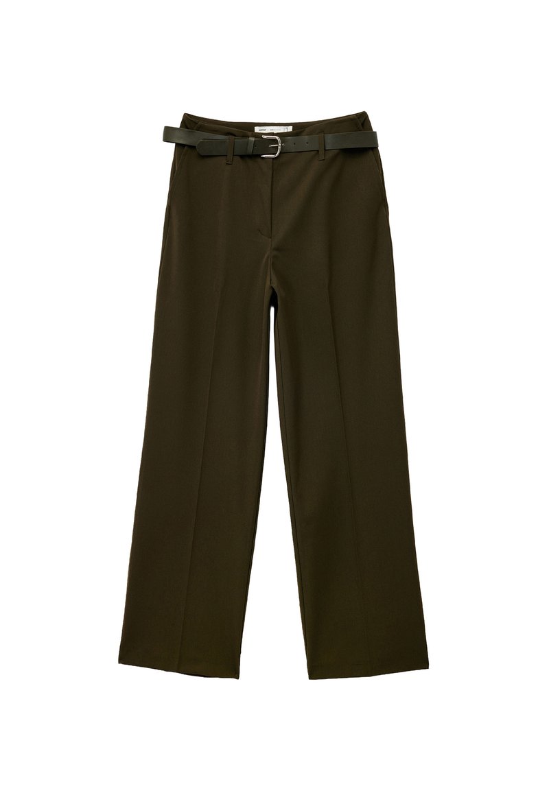 Vaatteet, joissa on leveät lahkeet tummanoliivinvihreästä kankaasta, vyö hopeisella soljella, sileä pinta ja muotoillut etupleijat.