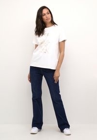 Kaffe LOUISA  - T-shirt imprimé - chalk w foil print