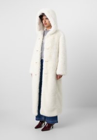 GAP GAP X CULT GAIA FAUX FUR COAT - Klasikinis paltas - antique white