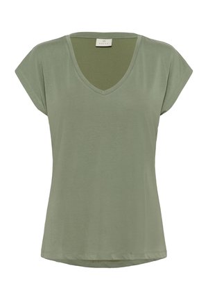 Maslinasto zelena majica s V-izrezom i kratkim kapuljačama, napravljena od mekanog materijala, s opuštenim krojem i blago zaobljenim rubom.