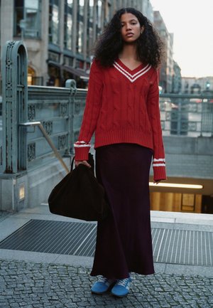 Next, CABLE V-NECK - Pullover - red tipped