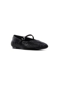 Bailarinas negras con textura trenzada y una correa delgada a través del empeine. La puntera redondeada y el tacón bajo plano ofrecen un diseño simple y elegante.
