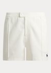 WIMBLEDON 4.5-INCH CLASSIC FIT SHORT - Къси панталони - ceramic white