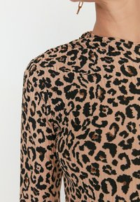 Trendyol Långärmad tröja - brown