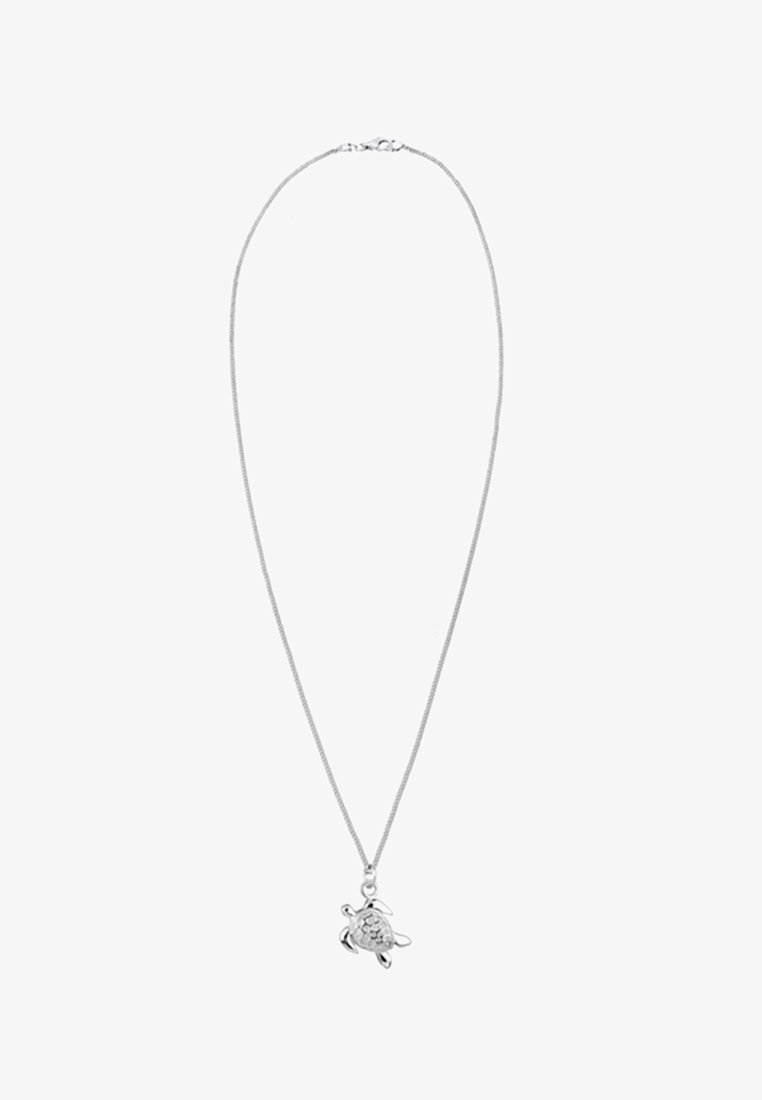 Collier chaîne en argent avec un petit pendentif en forme de tortue présentant une carapace et des membres détaillés.