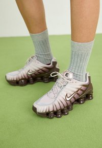 SHOX TL 1 - Sneakers - off noir/silver-coloured/platinum-coloured/violet