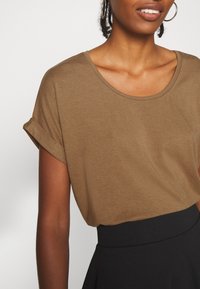 ONLY MOSTER O-NECK - Blusa - toasted coconut