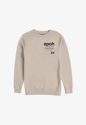 Sudadera beige de manga larga con texto negro "apoh LONDON 'A PIECE OF HISTORY' HACKNEY E8" en el área del pecho izquierdo.