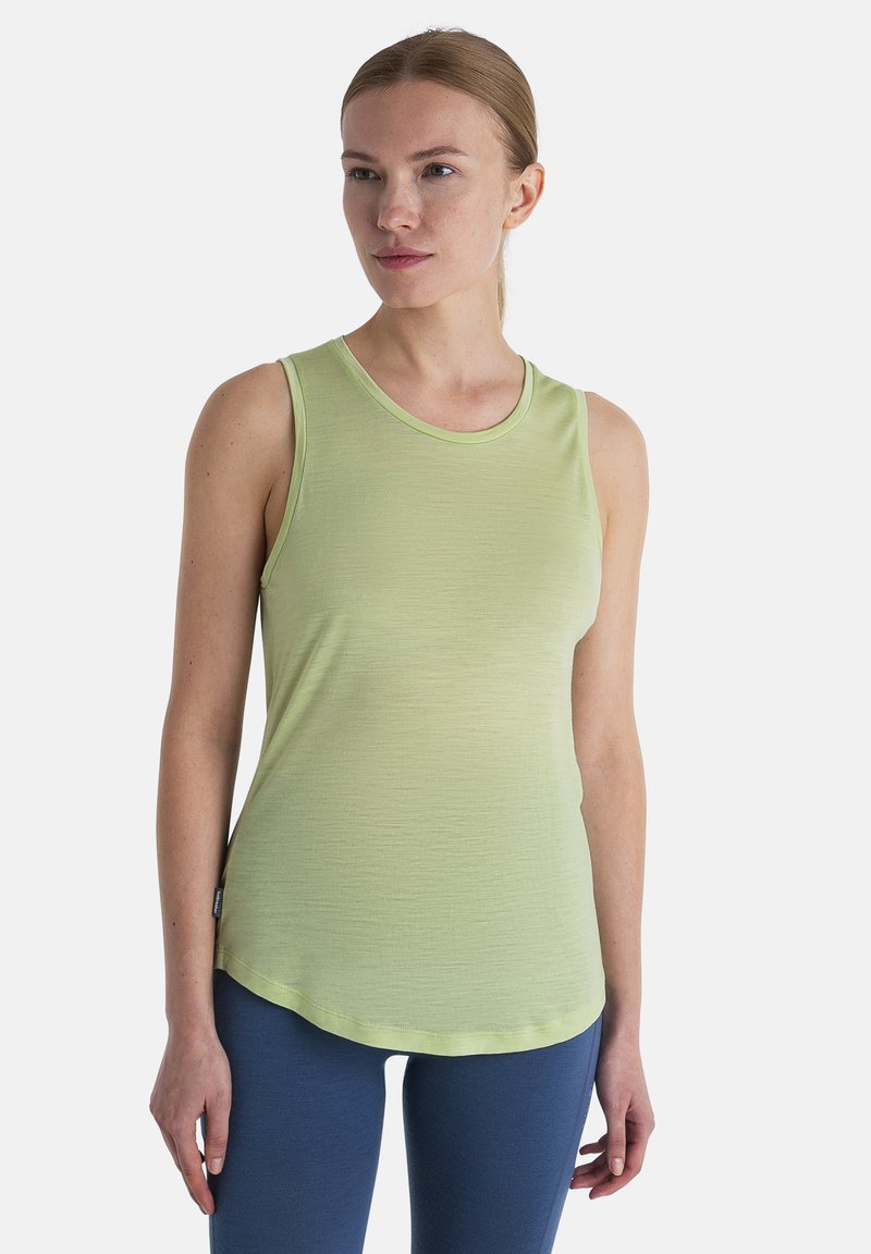 Top sin mangas de color verde claro, con un escote redondo y una textura suave. Presenta un dobladillo curvado y un detalle de marca minimalista en el costado.