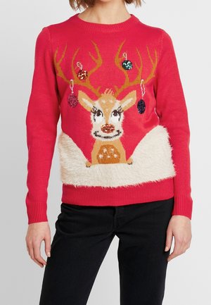 Maglione rosso con un design di renna caratterizzato da corna decorate con paillettes e ornamenti. La parte inferiore presenta una texture bianca e soffice; polsini a coste.