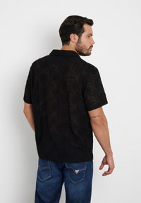 Guess BESTICKTES  - Hemd - schwarz