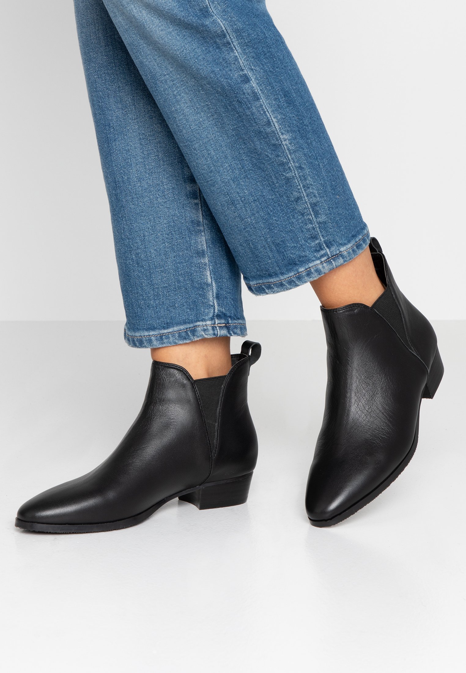 pier one womens shoes uk