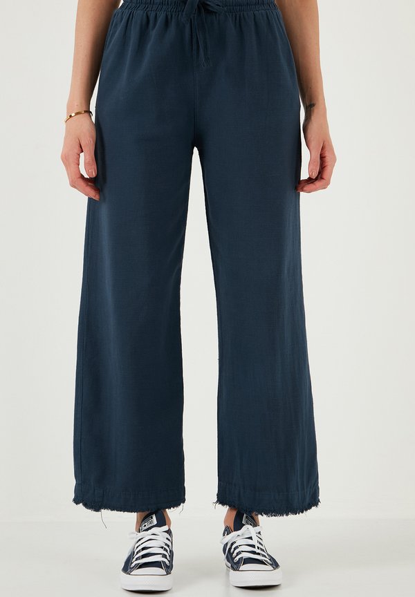 REGULAR FIT - Stoffhose