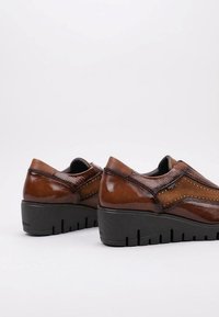Fluchos F1827 - Chaussons - camel