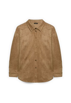 Pitkähihaisen ruskean mokkapaidan kuvassa on terävä kaulus ja kuusi etupuolen painonappia, valkoista taustaa vasten.