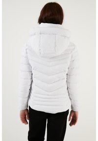 LELA SLIM FIT - Winter jacket - white