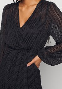 Vero Moda Freizeitkleid - black