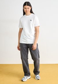 Puma - ESS LOGO TEE 2 PACK - Paprasti marškinėliai - white/navy Miniatiūros vaizdas 1