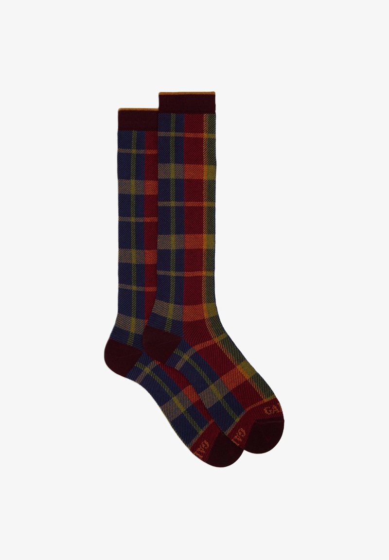 Calzini alti fino al ginocchio con un motivo a quadri multicolore in bordeaux, blu navy e giallo, con una texture liscia e polsini solidi a contrasto.
