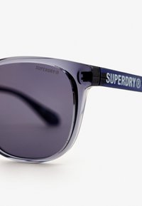 Superdry & Co FRAME - Gafas de sol - dove grey   smoke lens