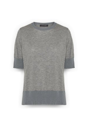 Suéter gris de manga corta hecho de material suave, con un cuello redondo y un borde en gris más oscuro en las mangas y el dobladillo inferior.