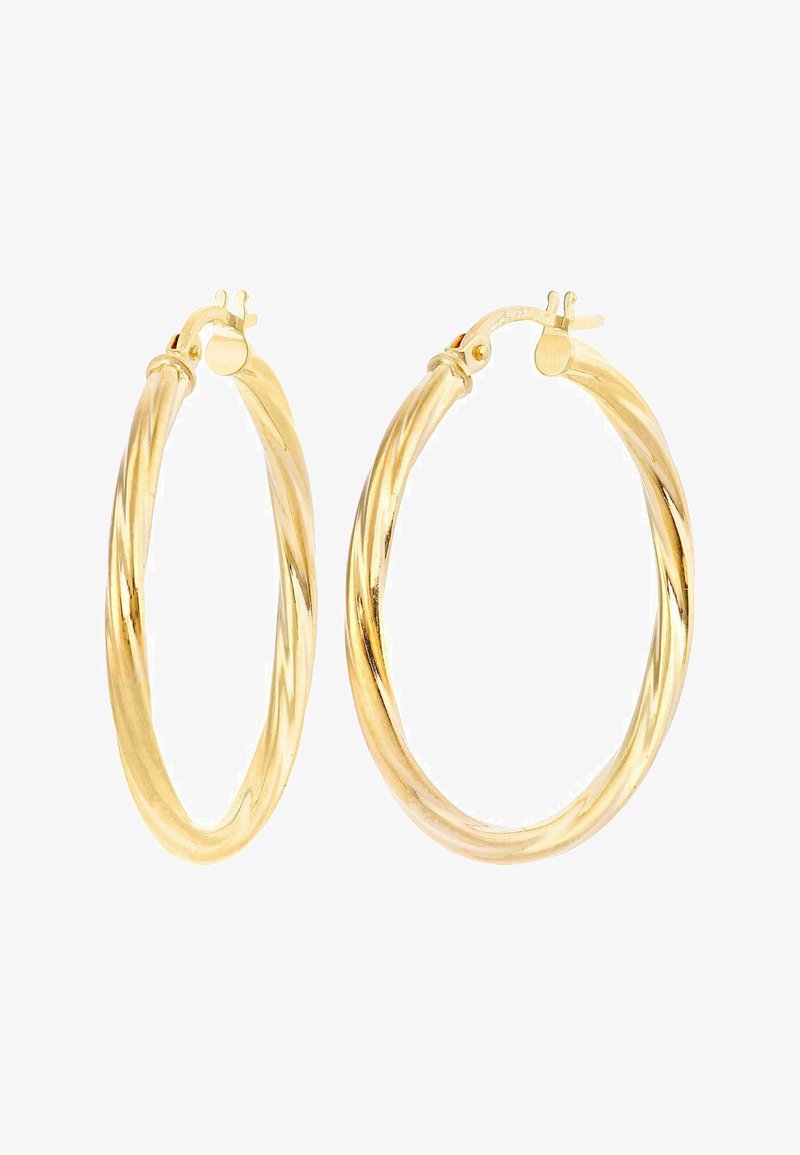 Pendientes de aro torcido en tono dorado con un acabado pulido, con cierre de pestillo. Cada pendiente tiene una forma circular y textura suave.