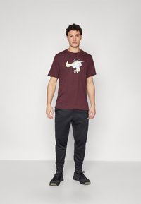 Nike Performance TEE SLUB - Camiseta deportiva - burgundy crush