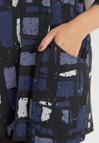 Cellbes of Sweden Longsleeve - blue   black   patterned