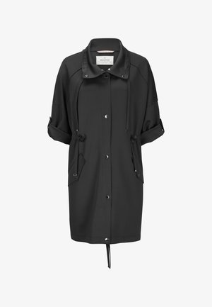 Schwarzer, leichter Mantel mit taillierter Silhouette, Knopfleiste, hochkrempelbaren Ärmeln, zwei Seitentaschen und Kordelzug in der Taille.