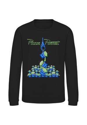 Sort sweatshirt med grønne rumvæsener i blå dragter stablet under en blå klo på en kranmaskine og grøn tekst, der siger Pizza Planet.