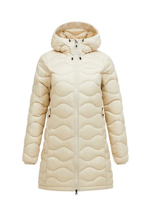 Gevoerde crèmekleurige winterjas met een capuchon, voorzien van een golfpatroon textuur, een rits aan de voorkant en zijzakken met zwarte accenten.