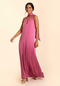 THE-ARE CON ESCOTE EN PICO - Vestido de fiesta - pink