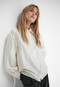 STOCKH LM Studio AWA BUTTON DOWN - Overhemdblouse - off white