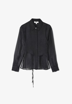 Chemise noire, transparente, à manches longues avec un col boutonné, un design en forme de fausse-braguette à l'avant et un cordon de serrage à la taille. Tissu texturé.