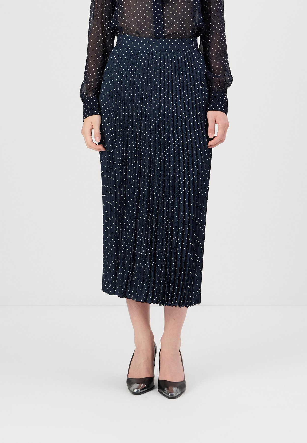 PLEATED SKIRT