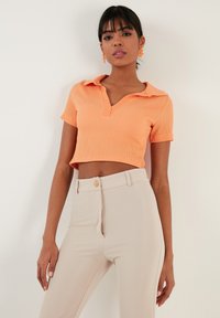 LELA SLIM FIT - Blúzka - light orange