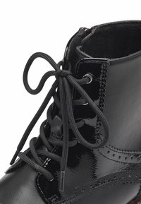 s.Oliver Bottines à lacets - black