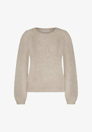 Pull en tricot beige à manches longues, col rond, avec des poignets et un ourlet côtelés, présentant un subtil motif floral en relief sur la poitrine.