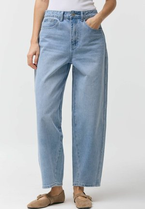 - Jeansy Relaxed Fit