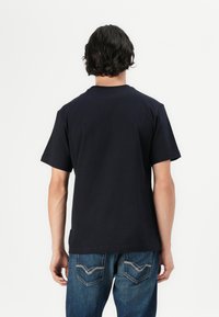 Thumbnail Image 4