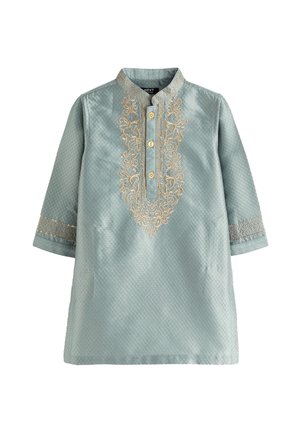 Svetlomodrá tradičná tunika so zlatou výšivkou na hrudi a striebornými detailmi na golieri a rukávoch, s tromi gombíkmi vpredu.