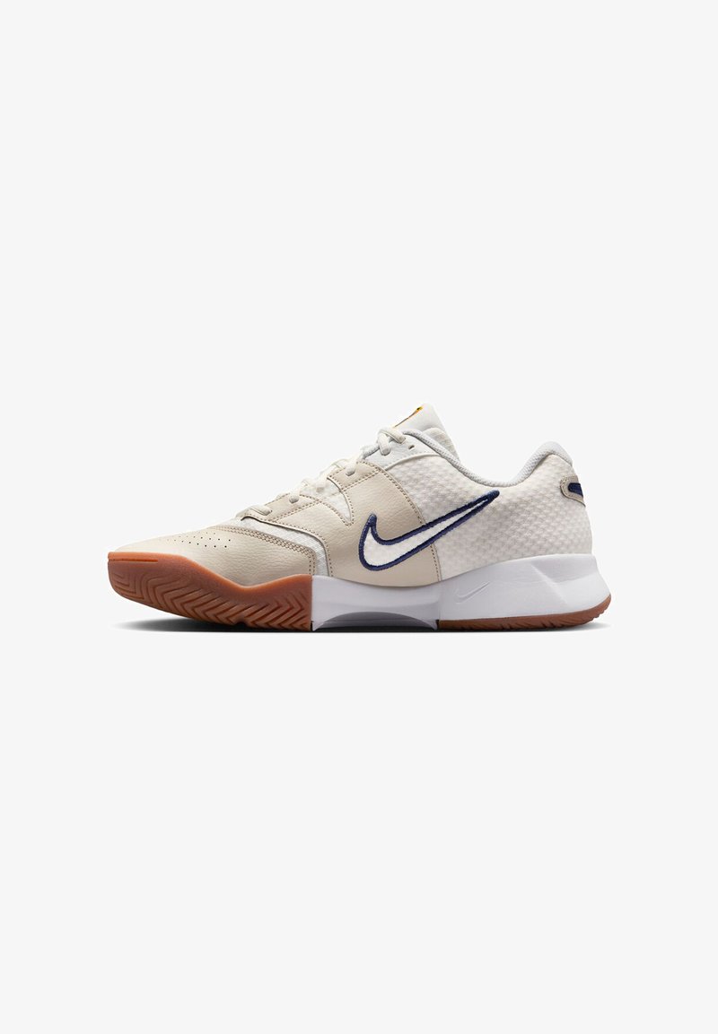 Nike Performance COURT LITE 4 HC - Multicourt tennis shoes - summit white binary blue light bone