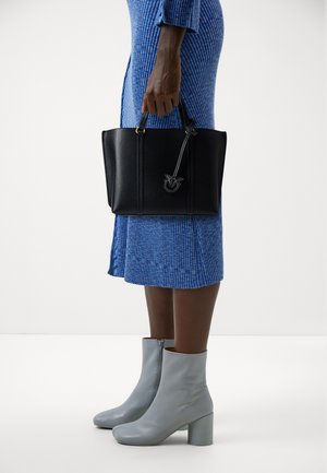 CARRIE SHOPPER CLASSIC - Bolso de mano - black