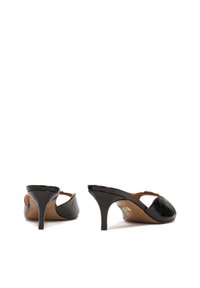 Kazar LUCIA - Kontsaga tagant lahtised kingad - black