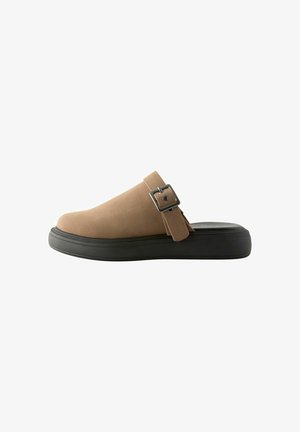 Next FOREVER COMFORT BUCKLE- REGULAR FIT - Šľapky - mink brown