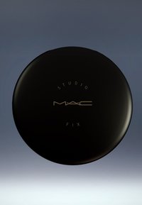 MAC STUDIO FIX POWDER PLUS FOUNDATION REFILL - Foundation - nw25 beige