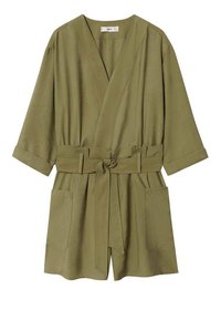 Olivgrüner kurzer Bademantel aus leichtem Stoff, mit Wickeldesign, weiten Ärmeln, Bindegürtel und zwei Fronttaschen.