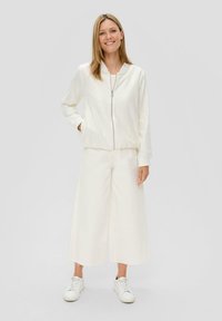 s.Oliver MIT PAILLETTEN - Bomberjacke - ecru