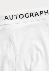 Boxer in cotone bianchi con una texture morbida, dotati di un logo ricamato nero "AUTOGRAPH" sulla cintura.