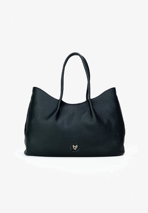 Czarna skórzana torba tote o teksturowanej powierzchni, wydłużonym kształcie, z dwoma uchwytami i małym, okrągłym złotym logo na dole pośrodku.